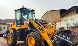 铲车工作视频,高效搬运与施工瞬间